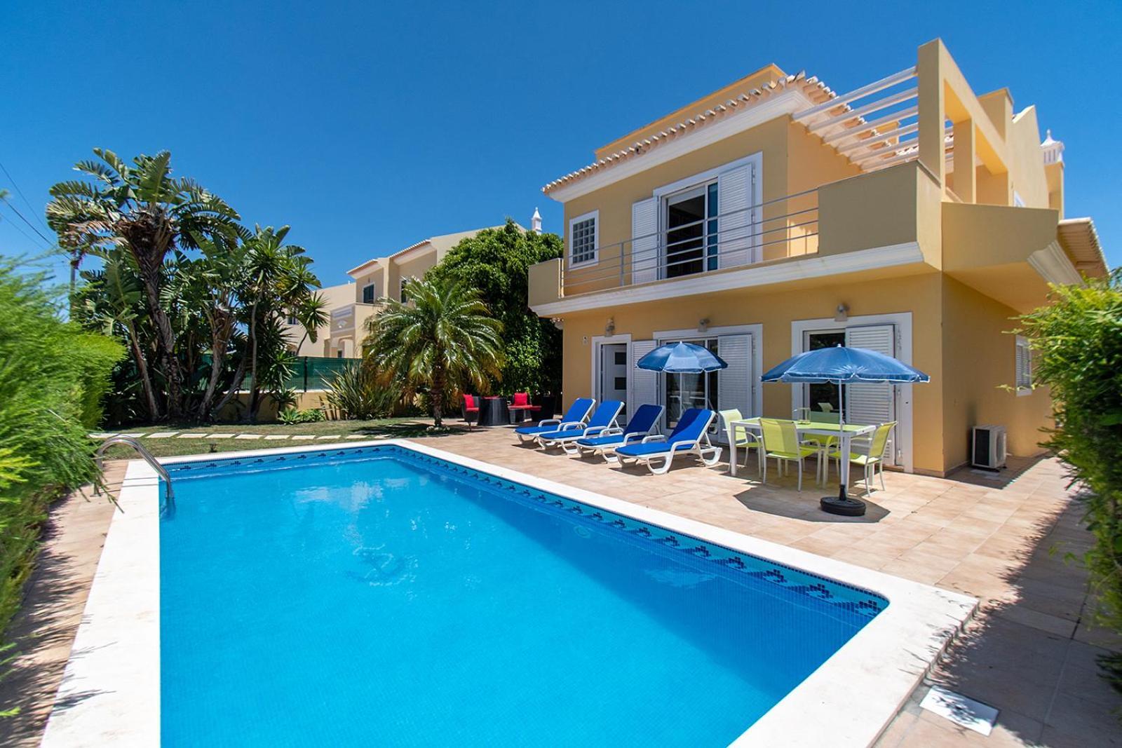 Altura Villa Екстериор снимка